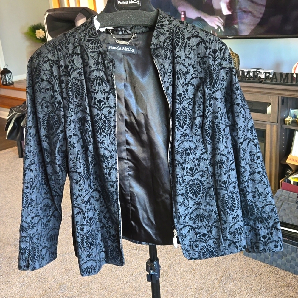 Pamela McCoy Women's Black Jacquard Print Jacket.    Size 1X.        ✨️⭐️ NEW ✨️